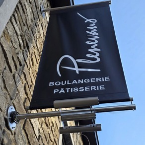 Bannière de façade luminaire